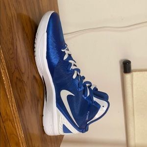 Shoe signed by iguodala Nike zoom flywire